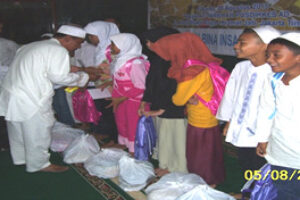 Dokumentasi Bakti shosial (10)